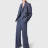 Blazer de fato estruturado com strass