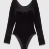 Body com detalhes em veludo e espartilho