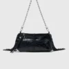 Bolsa Miss M Pouch em couro envernizado