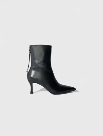 Botas de cano curto em pele