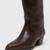 Botas de cowboy em pele