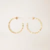 Brincos de argola grandes com detalhes em strass