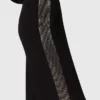 Calças com faixa de strass