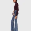 Calças de ganga bootcut com bolsos com fecho