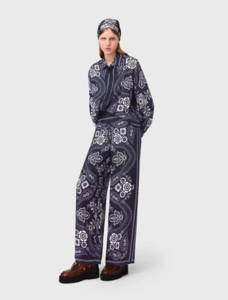 Calças fluidas com estampado de bandana