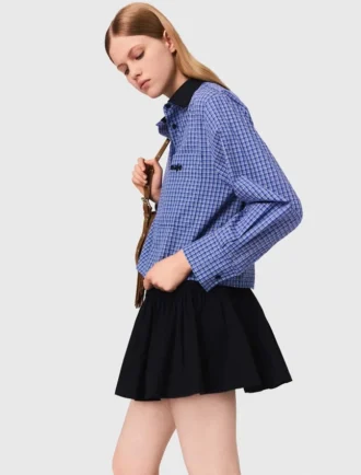 Camisa com gola removível com strass