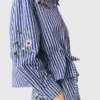 Camisa curta com riscas bordadas
