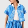 Camisa estampada com gola contrastante
