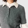 Camisola com gola removível com contas