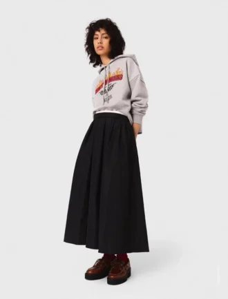 Camisola curta com logótipo bordado