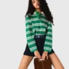 Camisola polo curta às riscas