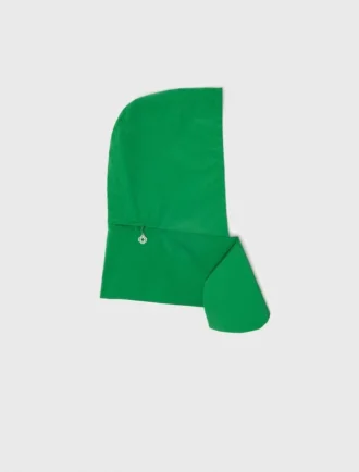 Capuz impermeável com cordões
