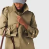Casaco trench com tachas