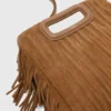 M Bag em camurça acolchoada