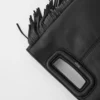M Bag em pele lisa com franjas
