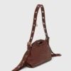 Mini-bolsa de couro com tachas Miss M