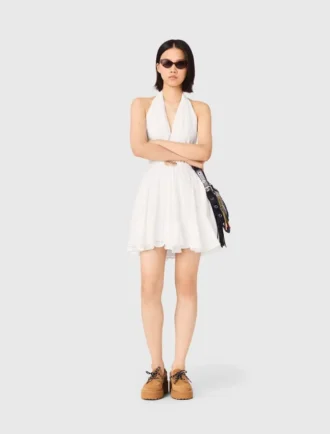 Mini-vestido bordado sem costas