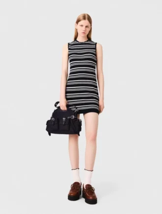 Mini-vestido de croché às riscas
