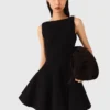 Mini-vestido de tweed com corte evasê
