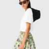 Saia com folhos estampada