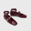 Sapatilhas Mary Jane em couro com tachas