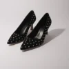 Sapatos de salto alto com strass e biqueira pontiaguda