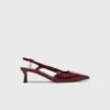 Sapatos de salto alto com tiras atrás