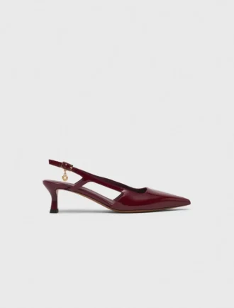 Sapatos de salto alto com tiras atrás