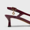 Sapatos de salto alto com tiras atrás
