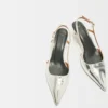 Sapatos de salto alto com tiras em pele prateada