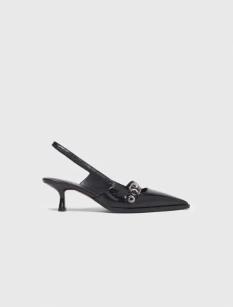 Sapatos de salto alto em pele com tira com ilhós