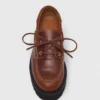 Sapatos náuticos com sola grossa