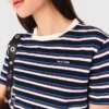 T-shirt às riscas
