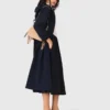 Trench coat com capuz removível com strass