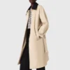 Trench coat com mangas e gola em contraste