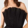 Vestido bustier em tule e organza