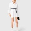 Vestido camisa com cinto contrastante