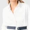 Vestido camisa com cinto contrastante