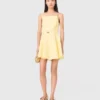 Vestido com alças e saia em leque