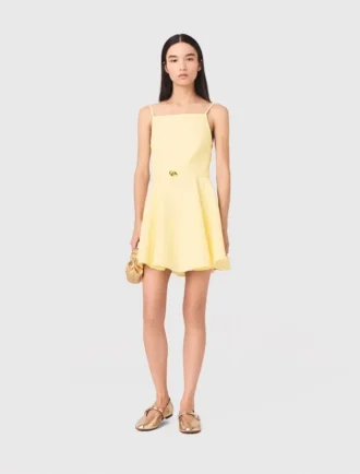 Vestido com alças e saia em leque