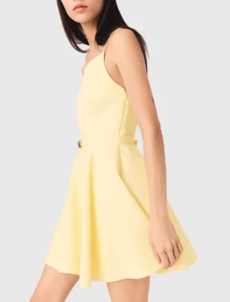 Vestido com alças e saia em leque