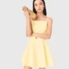 Vestido com alças e saia em leque