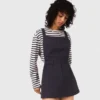 Vestido com alças tipo pinafore