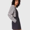 Vestido com alças tipo pinafore