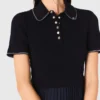 Vestido com gola polo plissada