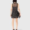 Vestido com lantejoulas florais