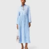 Vestido comprido plissado com ilhós