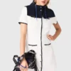Vestido curto com acabamentos contrastantes