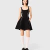 Vestido curto com detalhes de pesponto