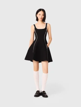 Vestido curto com detalhes de pesponto